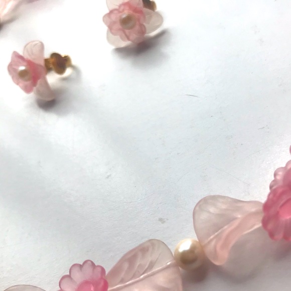 COPY - Lovely Vintage Pink & Faux Pearl ‘Sea Glass’ Set - Picture 5 of 7